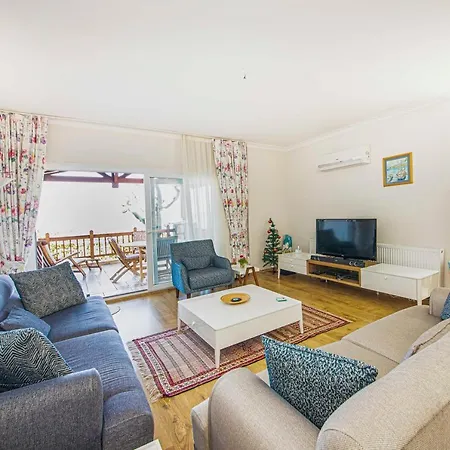 Cozy House With Balcony And Backyard Surrounded By Nature In Bodrum Karabağ