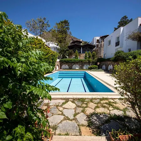Cozy House With Balcony And Backyard Surrounded By Nature In Bodrum Karabağ